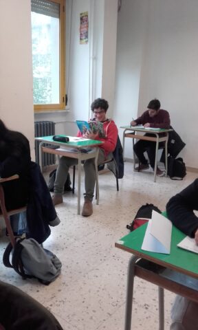 Gabriele Giusti durante il compito di Matematica!
